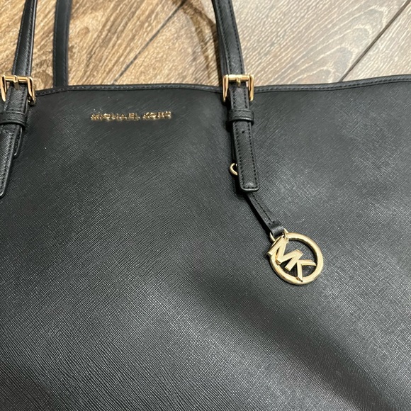 Micheal Kors large black leather shoulder tote bag - Picture 4 of 16